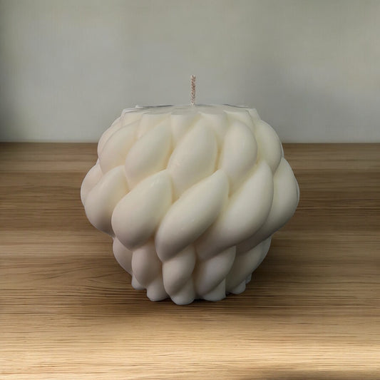 Large Knot Candle